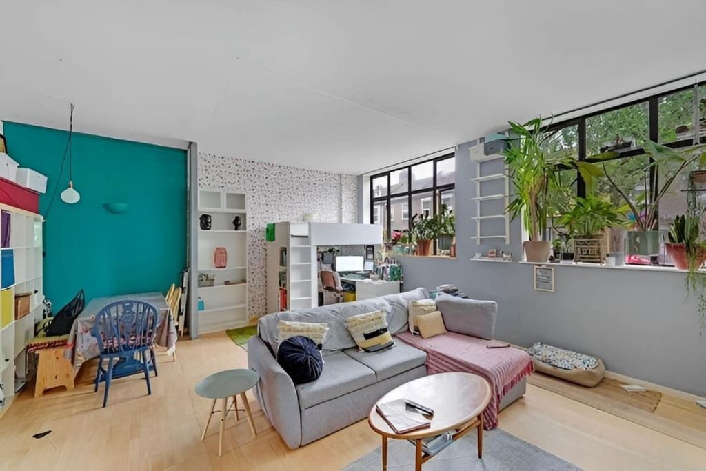 Property photo 2 of 8