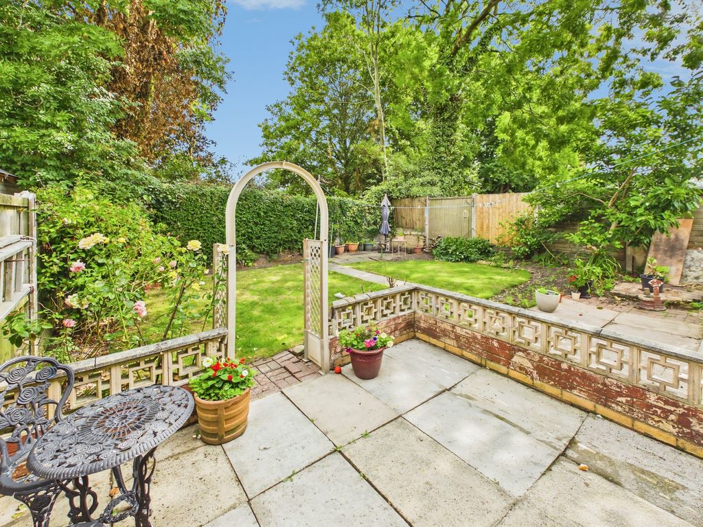 Property photo 2 of 20
