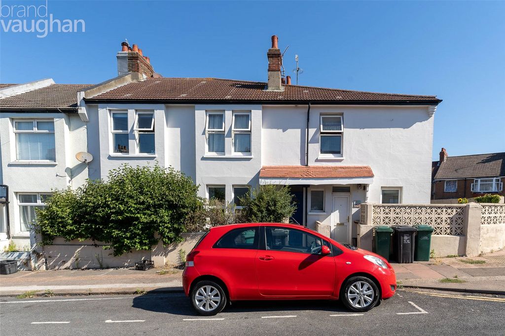 Property photo 1 of 7 External