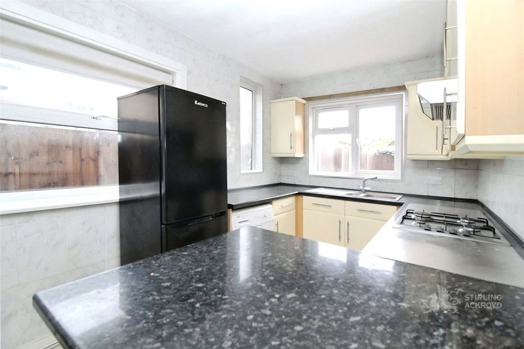 Property photo 3 of 12 Kitchen