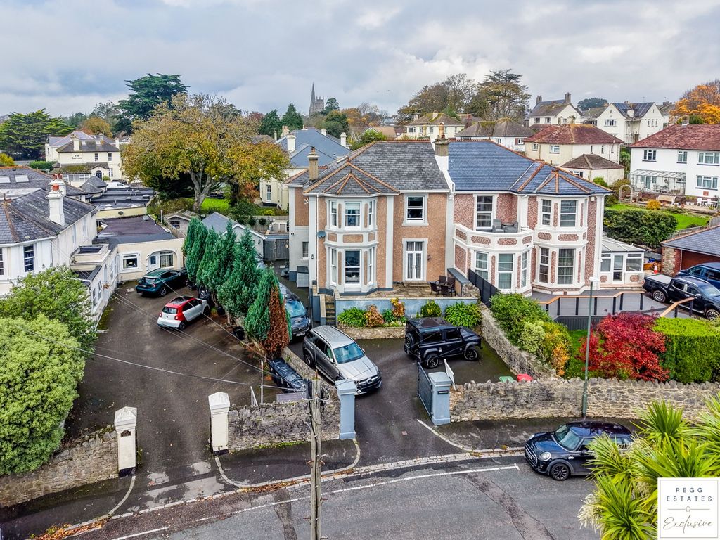 Property photo 1 of 41