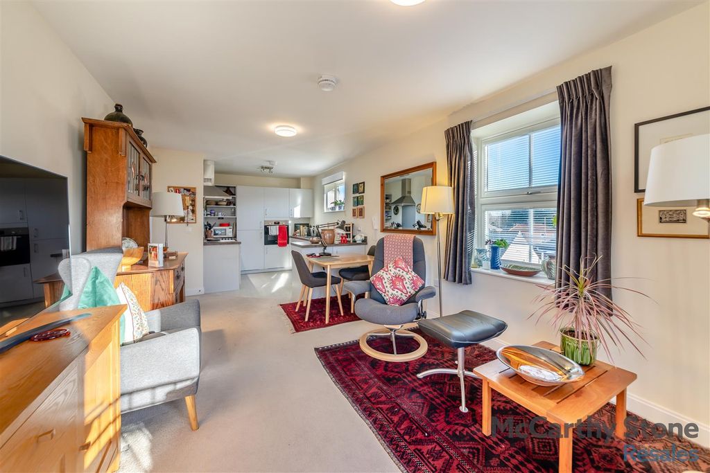 Property photo 3 of 41 8634881-Interior21.Jpg