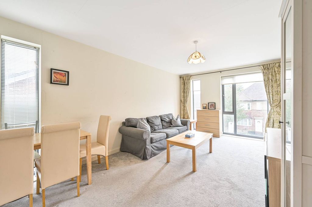 Property photo 1 of 9