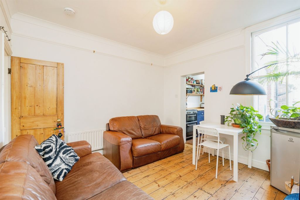 Property photo 3 of 17 Image