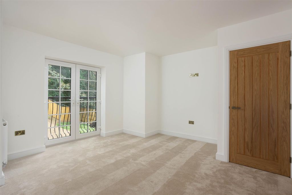 Property photo 3 of 17 00022.Jpg