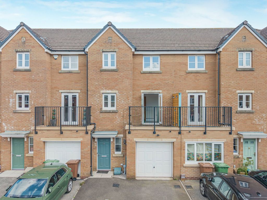 Property photo 3 of 47