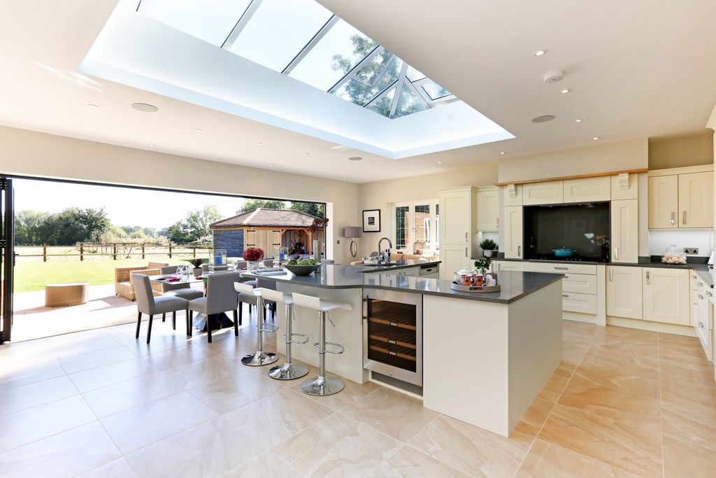 Property photo 2 of 14