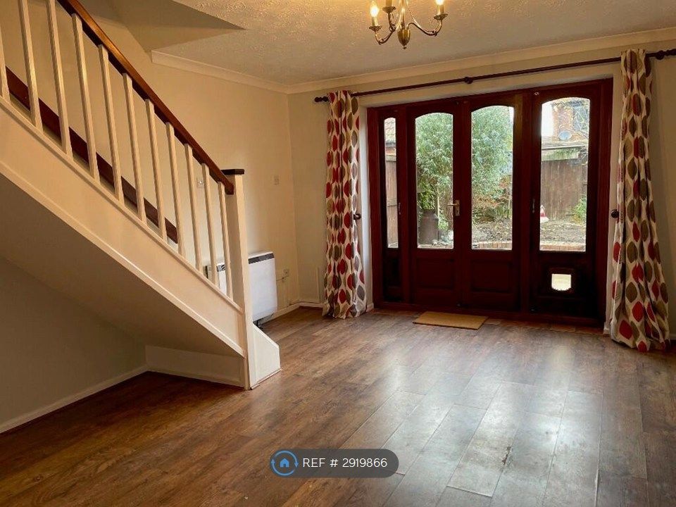 Property photo 2 of 8