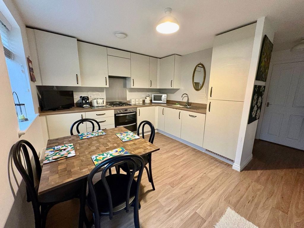 Property photo 2 of 24