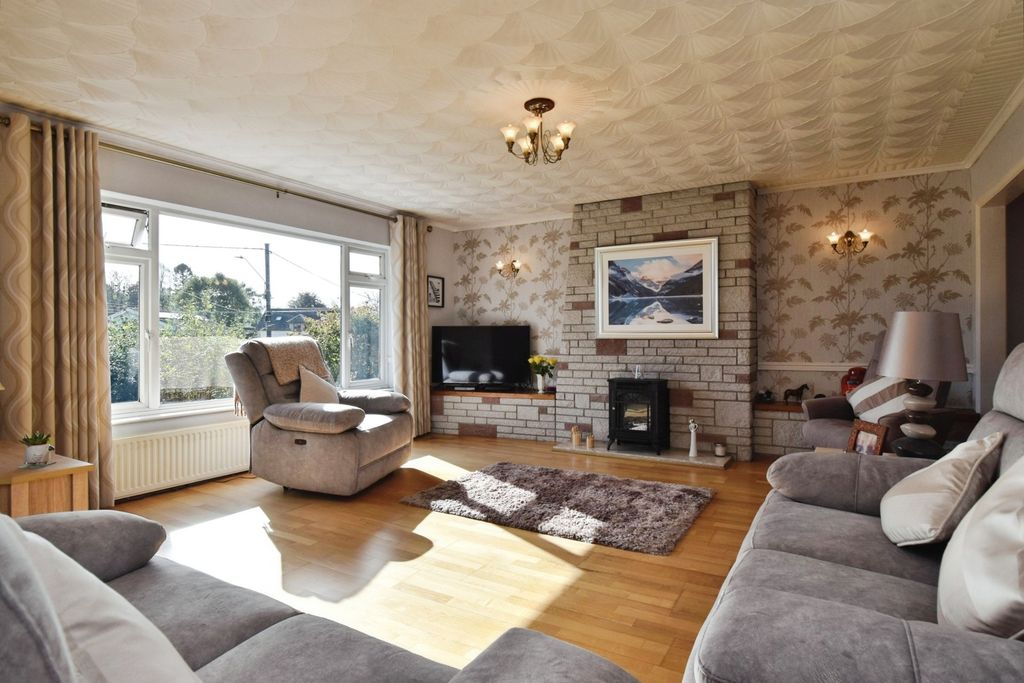Property photo 3 of 18 Pbox-Img.Jpg