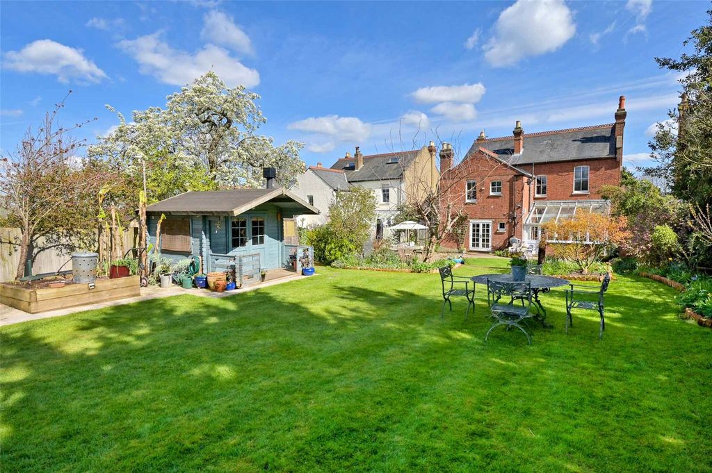 Property photo 2 of 24 Rear Garden