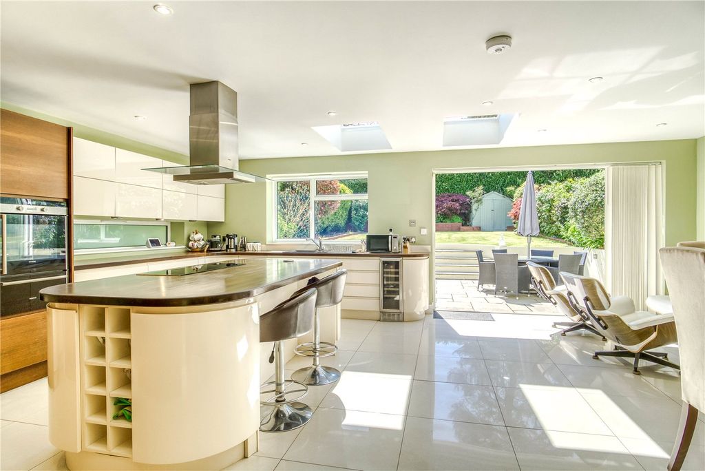 Property photo 3 of 32 Kitchen