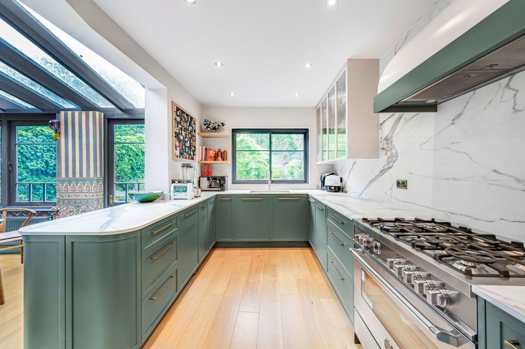 Property photo 1 of 29 Kfh_69_Redston_Ro...