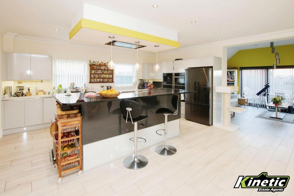 Property photo 2 of 39 4247925