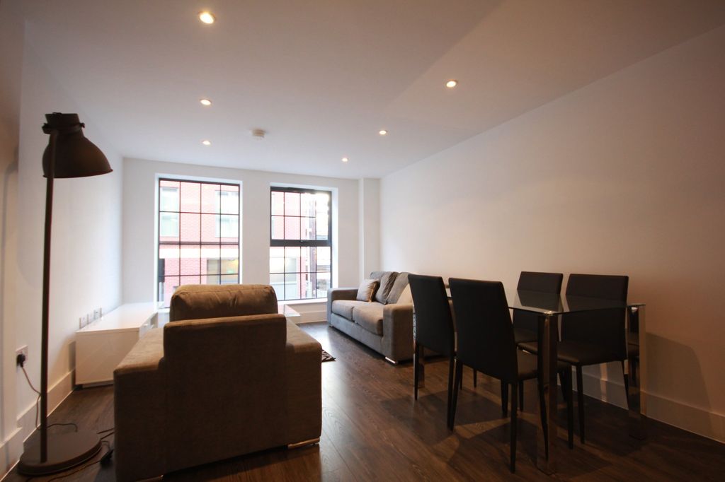 Property photo 2 of 8