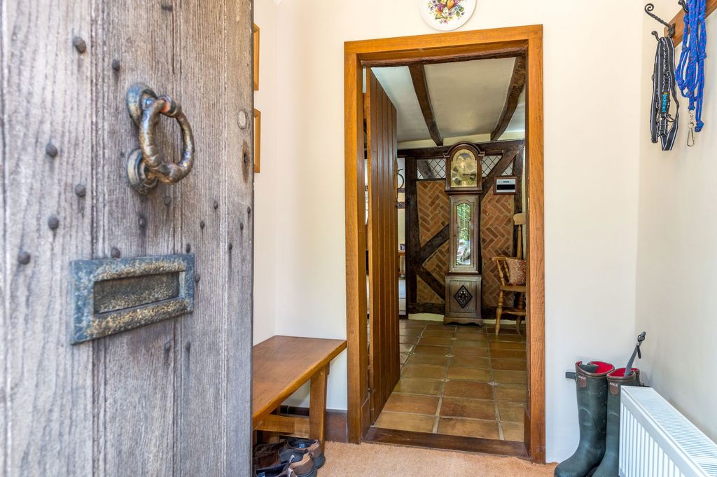 Property photo 3 of 28