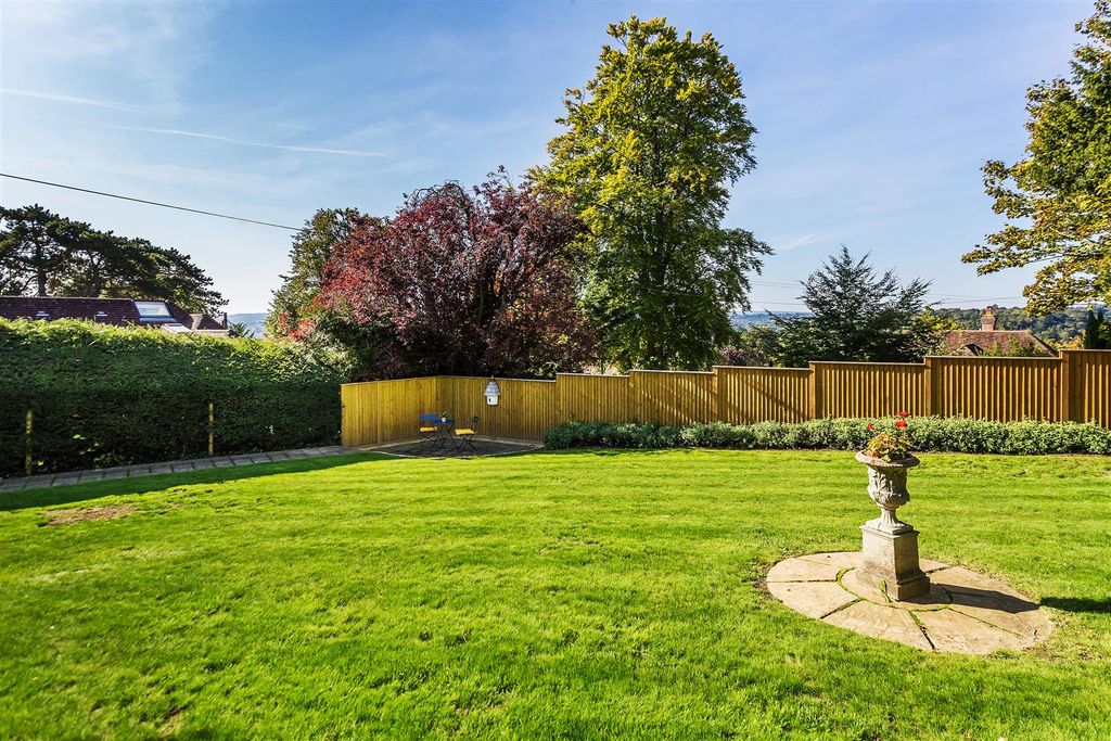 Additional image 40 of 3 bed flat to rent23 Warwicks Bench, Guildford, Surrey GU1