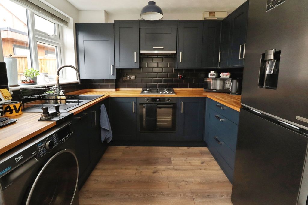 Property photo 3 of 17