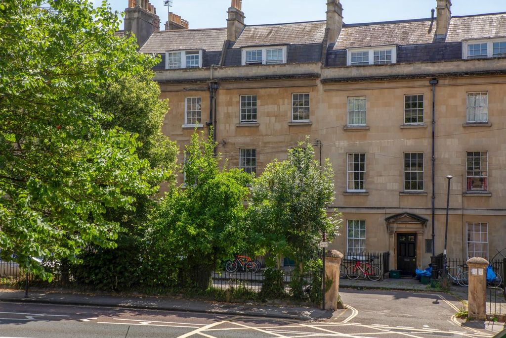 Property photo 1 of 22 Ff, Kensington Place-4.Jpg