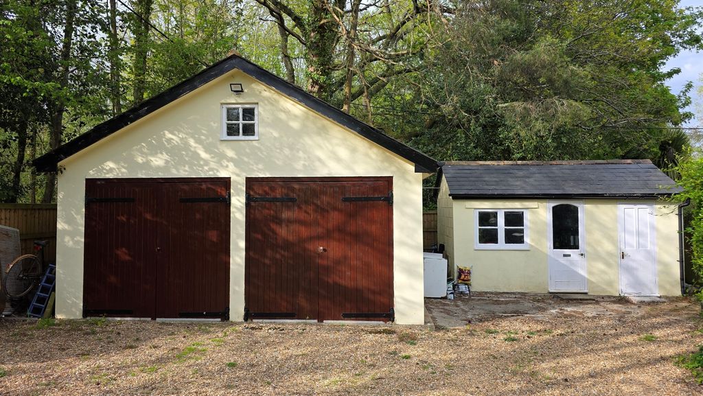 Property photo 3 of 17