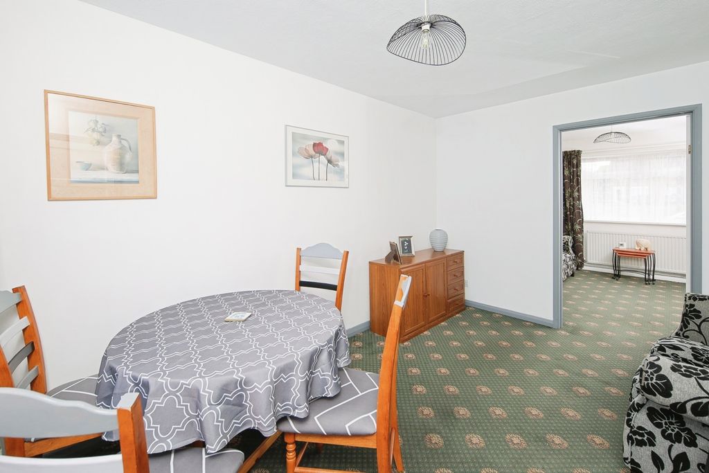 Property photo 3 of 17 Photo