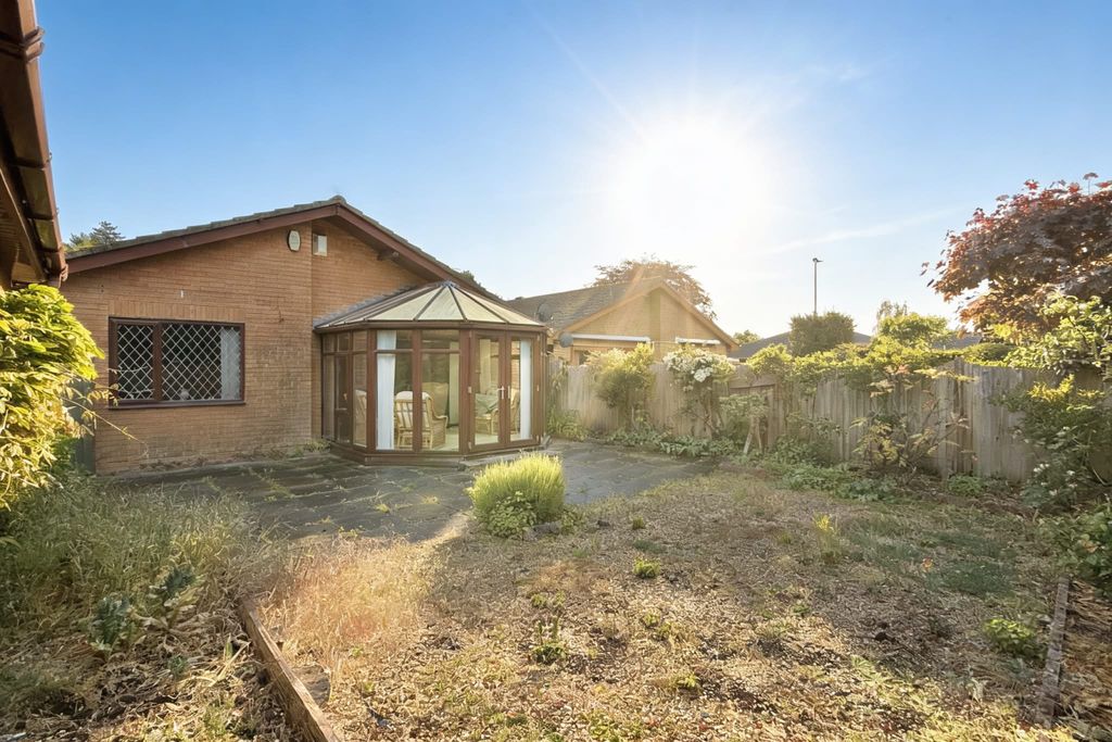 Property photo 1 of 21 3 Bedroom Detached Bungalow
