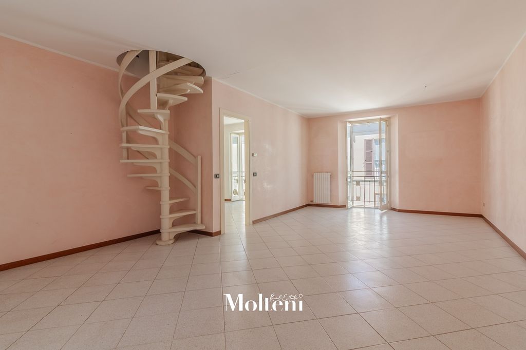 Property photo 1 of 34