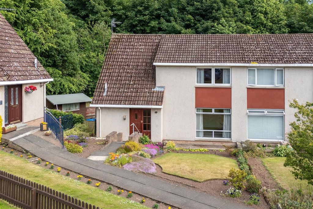 Property photo 1 of 13 69_Hawthorn_Bank-1.Jpg