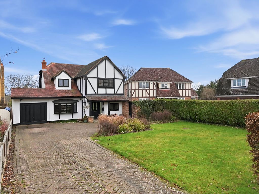 Property photo 1 of 22 Generous Frontage