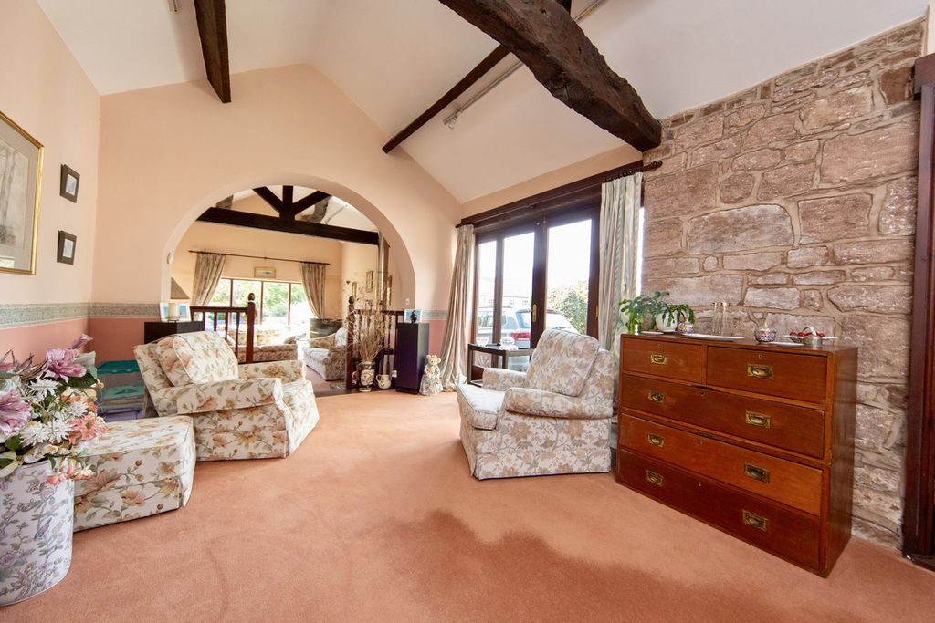 Property photo 3 of 34