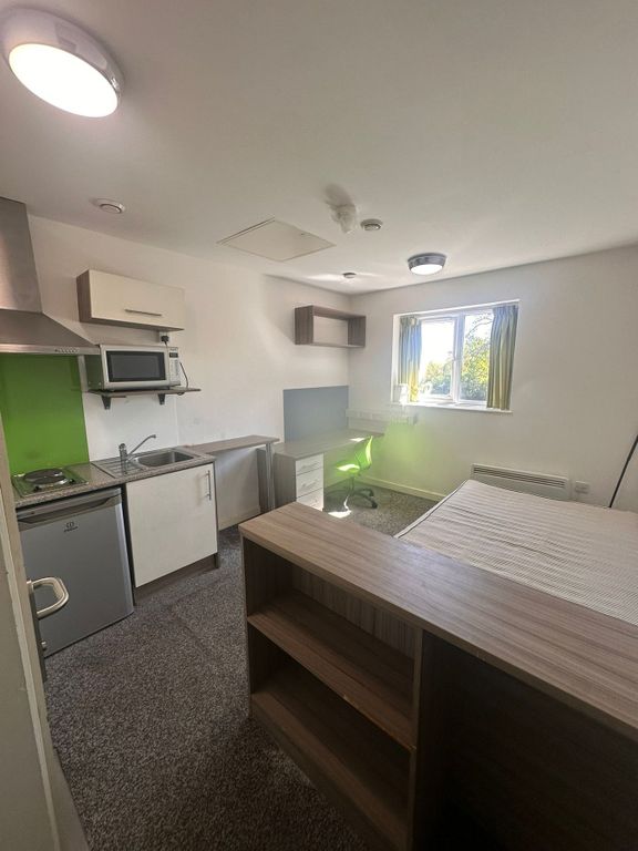 Property photo 1 of 5