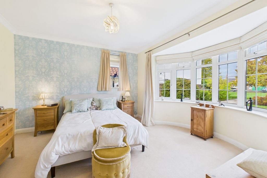 Property photo 2 of 25 Cam03162G0-Pr0352-Still023