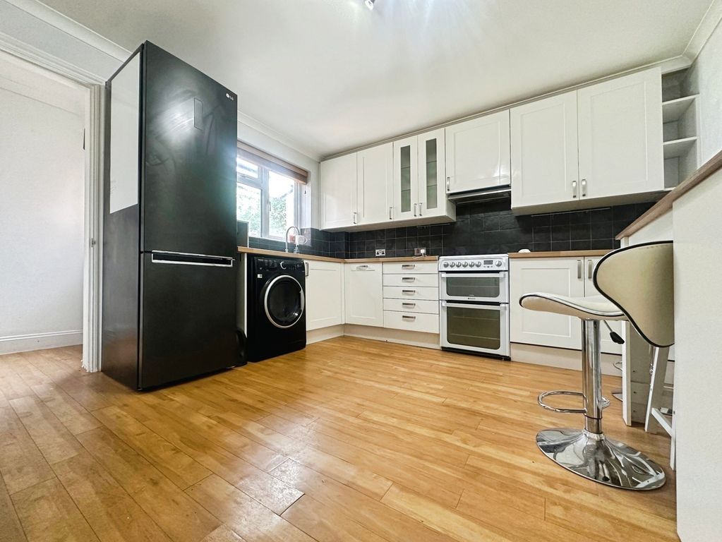 Property photo 3 of 8 Pbox-Img.Jpg