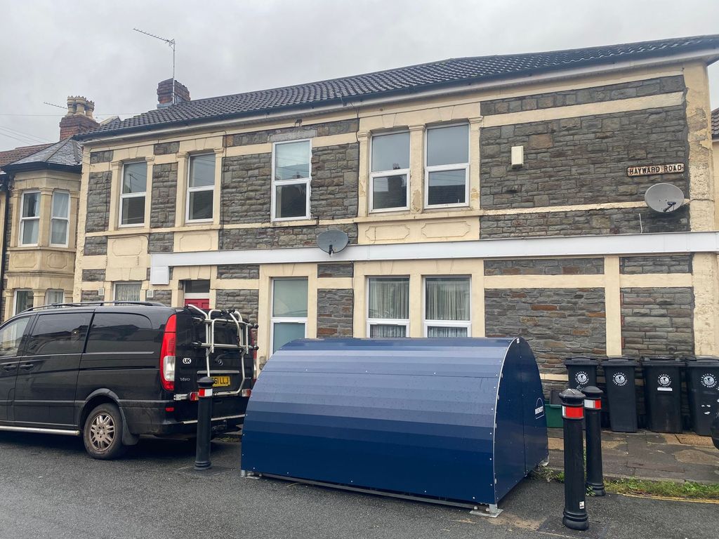 Property photo 1 of 8 Front Of Building