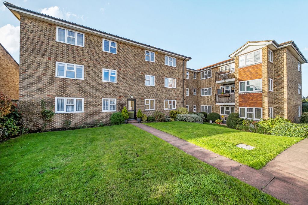 Property photo 1 of 20 External