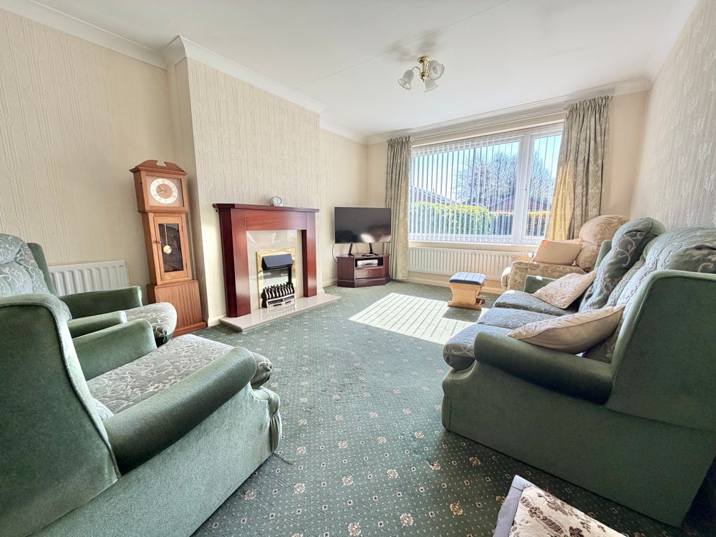 Property photo 3 of 14 Living Room