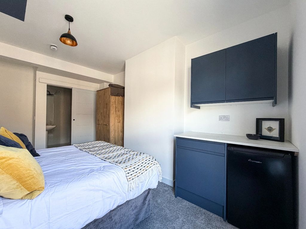Property photo 2 of 8 5251652