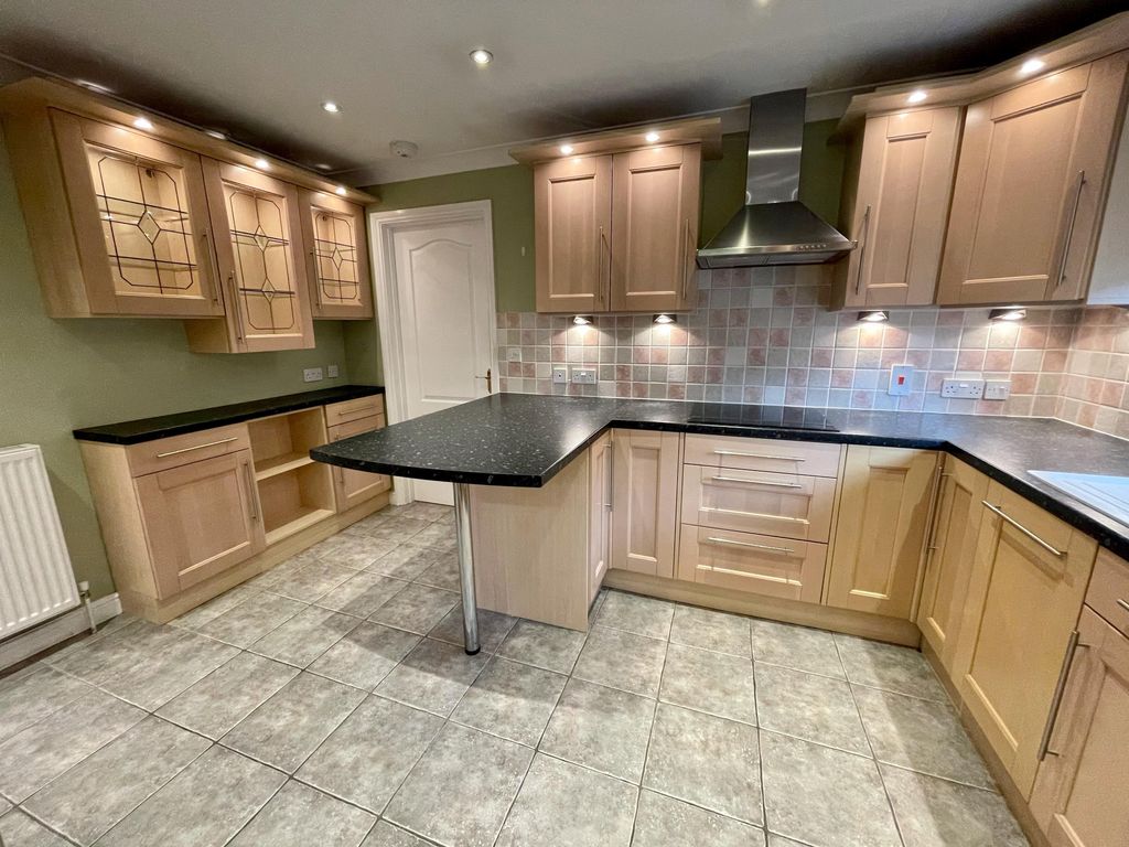 Property photo 3 of 10 View