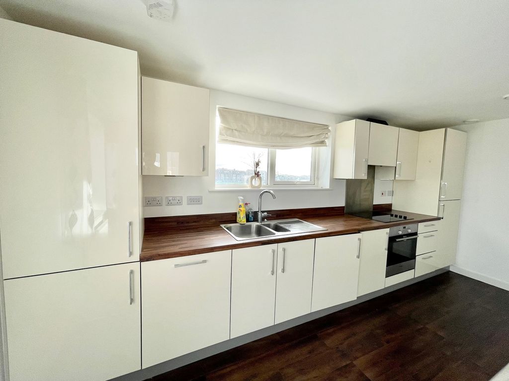 Property photo 3 of 14 Image