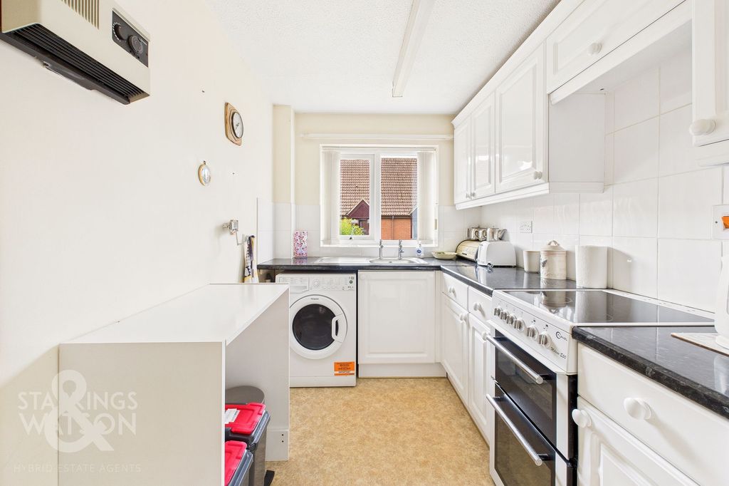 Property photo 2 of 12