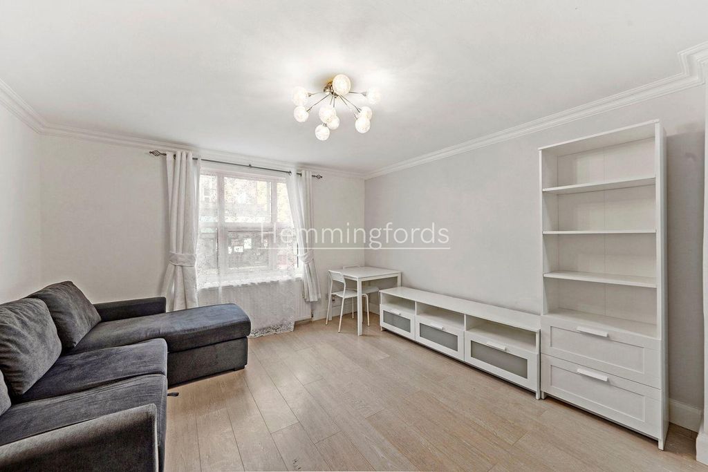 Property photo 1 of 14 Flat C, 122 Blackstock Road - Jyqxqjhob8Lurcdh7Aqf