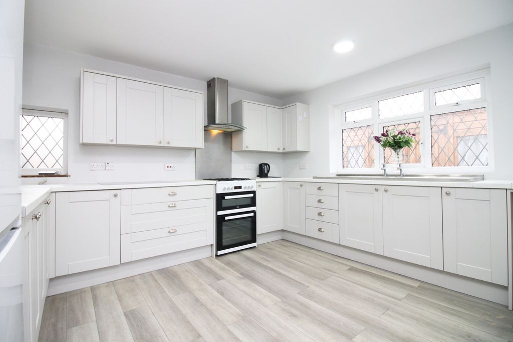 Property photo 1 of 25