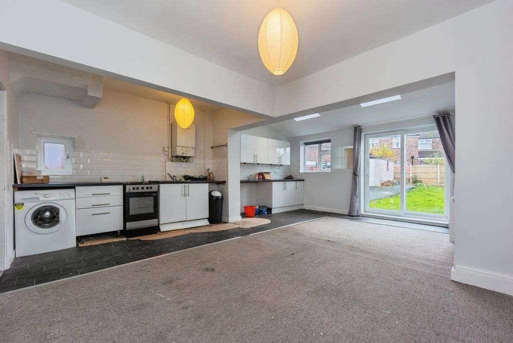 Property photo 2 of 17 Photo