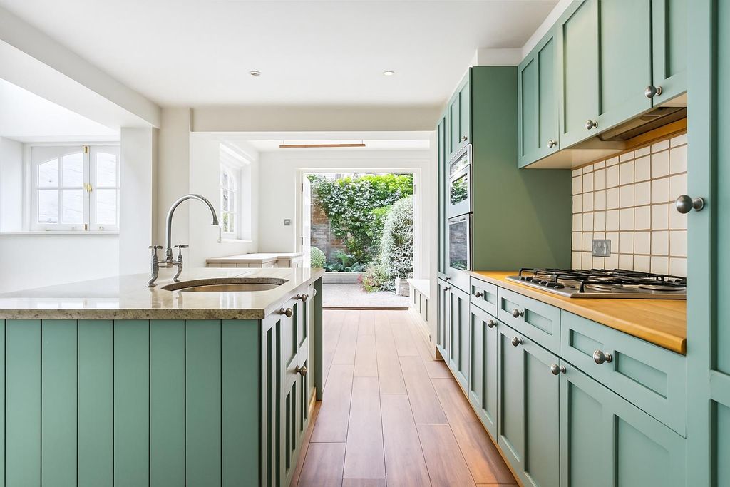 Property photo 2 of 16 Image