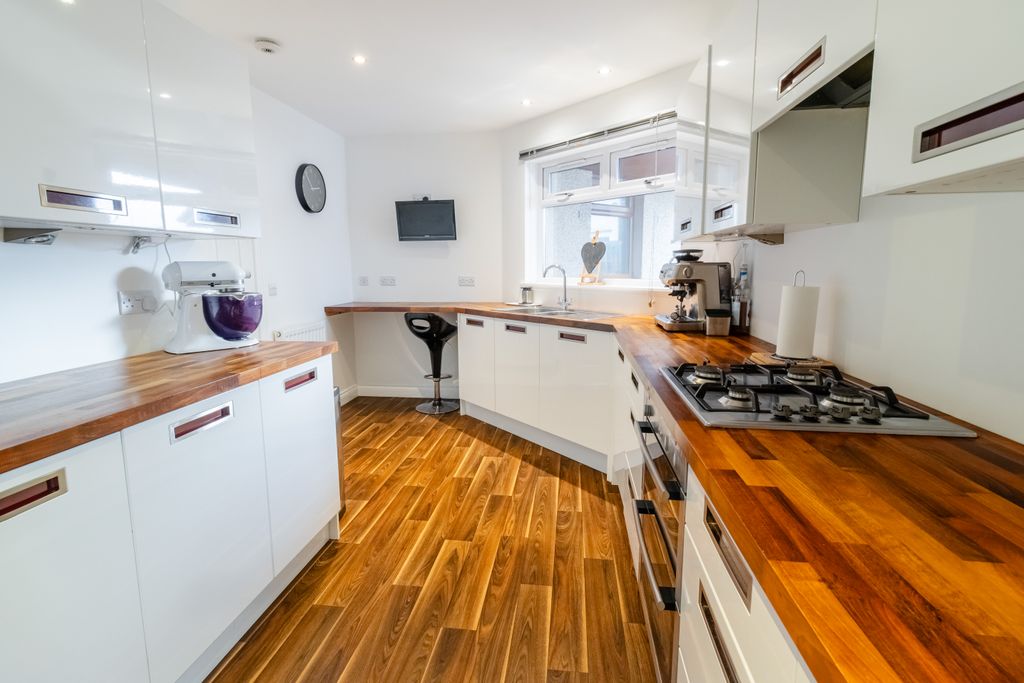 Property photo 2 of 36 Kitchen