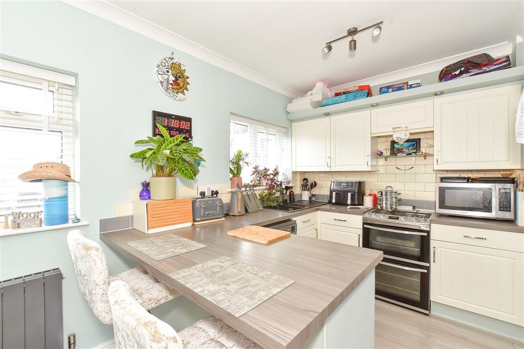 Property photo 1 of 9 Lounge/ Kitchen