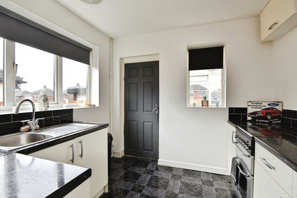 Property photo 3 of 15 Photo