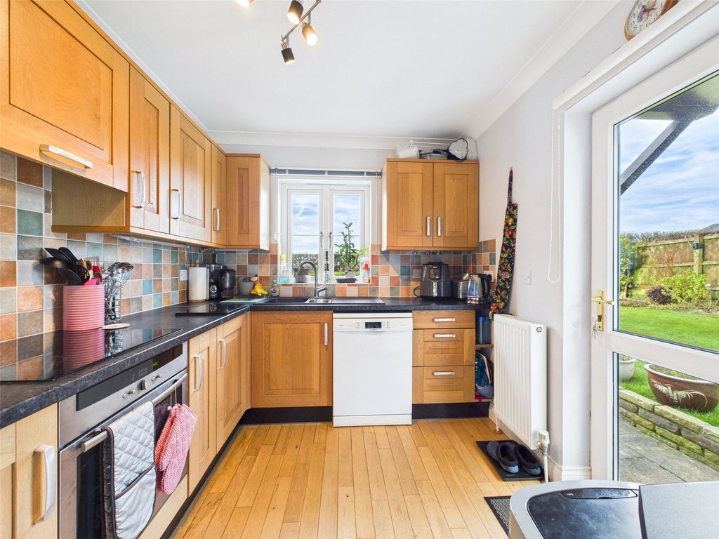 Property photo 3 of 21 Picture No. 23