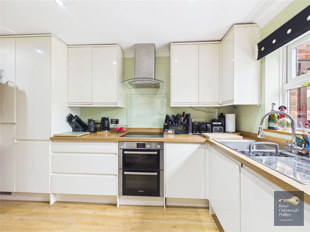 Property photo 3 of 22 Picture No. 09