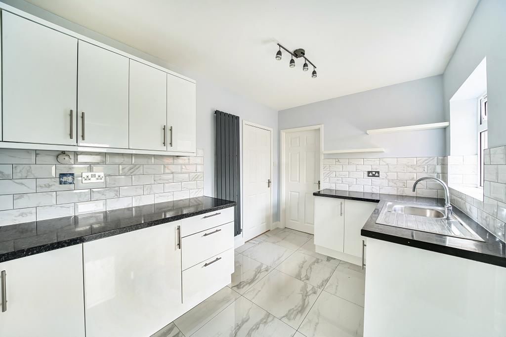 Property photo 2 of 17 Kitchen